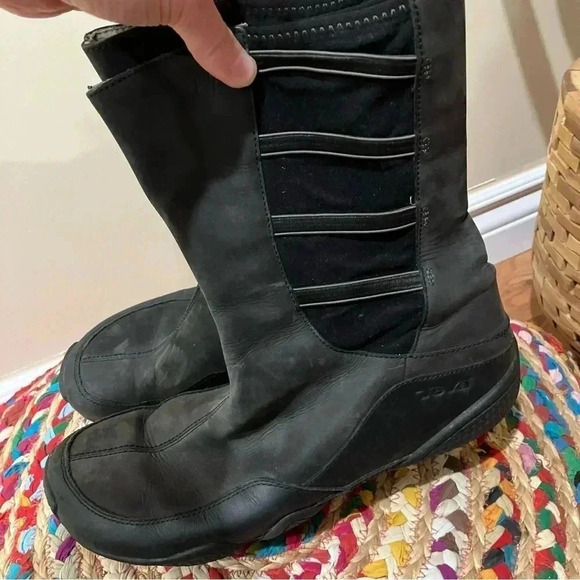 Teva black leather  boots - Picture 5 of 8